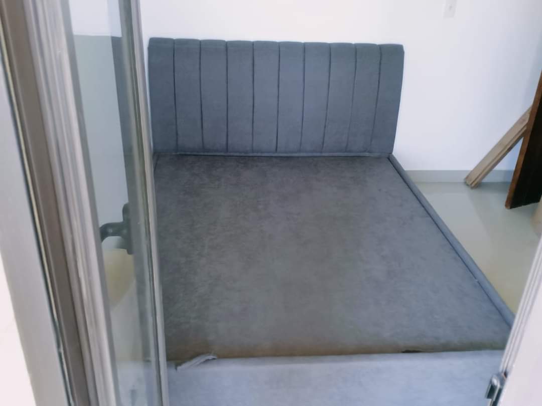 #B2020 Bed in multiple sizes & colors